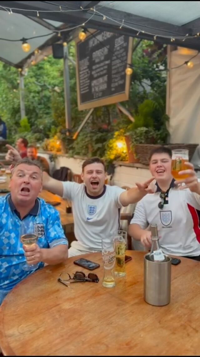 Join us at the Hanney Fanzone for the England Euros This Sunday! 🎉

Featuring DJ Swifty and live music by @tomwells_music, it’s gonna be mega.

Don’t miss out! 🏴‍☠️⚽

Serving pizzas and burgers during every game. 

#HanneyFanzone #Euros2024 #ItsComingHome #LiveMusic #TomWells #Djswifty